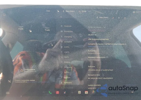 2023 Tesla Model Y z USA, uszkodzony, nr VIN 7SAYGDEF0PF697106